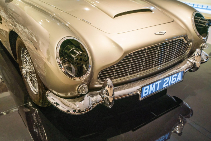 London UK. 26 September 2022. NO TIME TO DIE (2021)NO TIME TO DIE ASTON MARTIN REPLICA DB5, STUNT CAR Christies preview of Sixty years of James Bond. Credit: amer ghazzal/Alamy Live News.