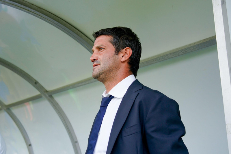 Milan, Italy. 04th Oct, 2022. Cristian Chivu manager of FC Internazionale looks on during the UEFA Youth League match between Inter U-19 and Barcelona U-19 at Stadio Ernesto Breda, Milan, Italy on 4 October 2022. Credit: Giuseppe Maffia/Alamy Live News