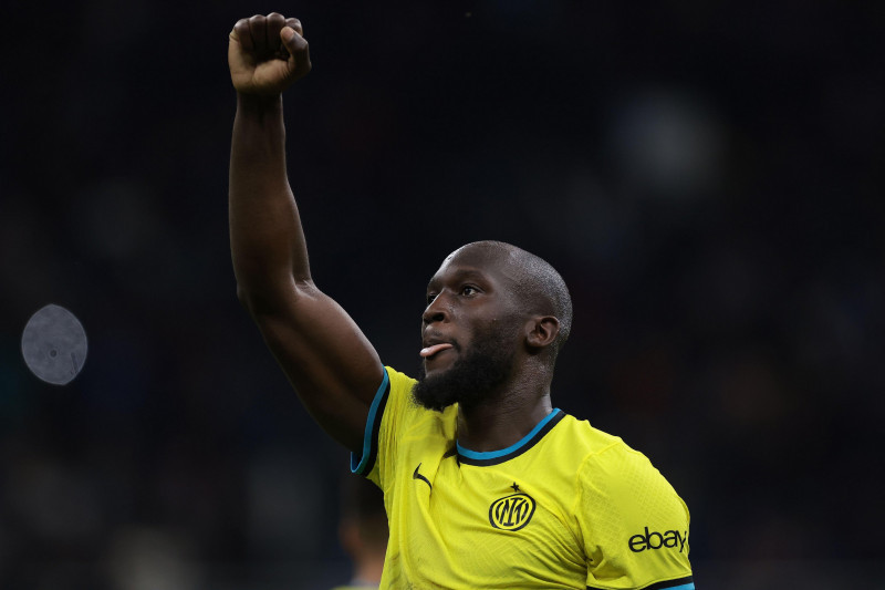 Milan, Italy, 13th May 2023. Romelu Lukaku of FC Internazionale celebrates the 4-2 victory following the final whistle of the Serie A match at Giuseppe Meazza, Milan. Picture credit should read: Jonathan Moscrop / Sportimage