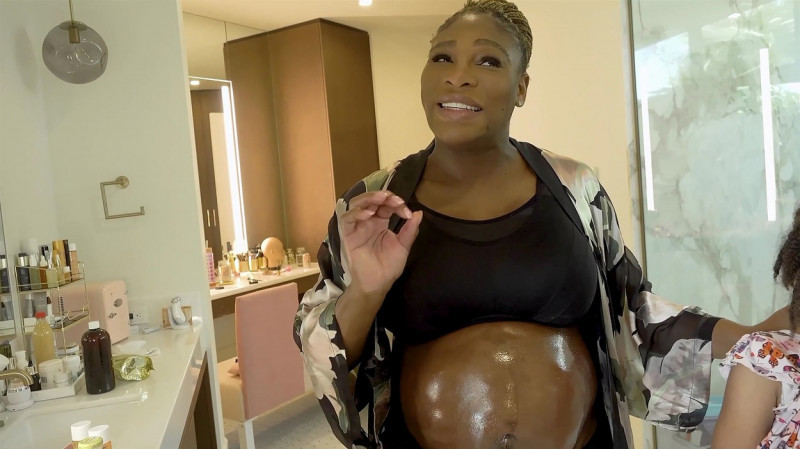 Tennis legend Serena Williams shows fans her daily moisturiser routine on her baby bump