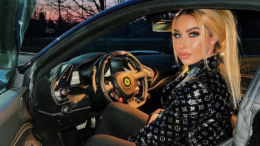 Momente stânjenitoare pentru fiica Anamariei Prodan la Mamaia