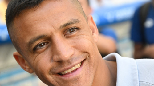 Alexis Sanchez semnează
