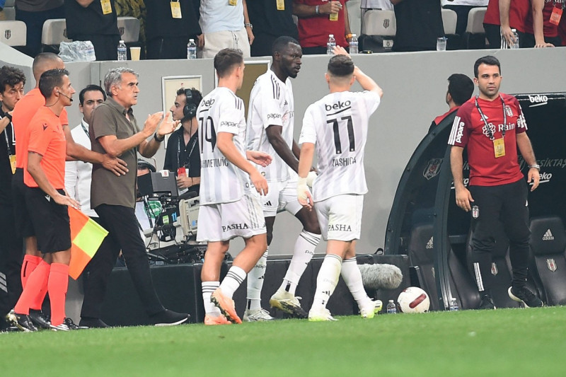 Vincent Aboubakar of Besiktas celebrates after scoring the first goal of his team with teammates during the UEFA Confere