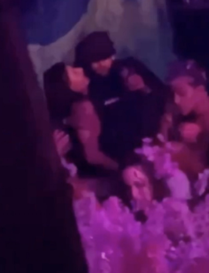 *PREMIUM-EXCLUSIVE* Neymar enjoys the nightlife surrounded by girls in Barcelona, Spain as girlfriend Bruna awaits the arrival of their first child together.