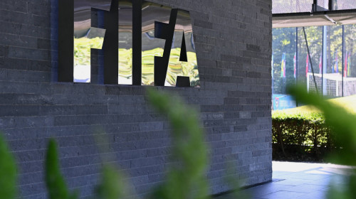 Visul FIFA: 890.000.000€
