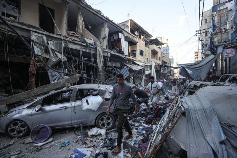 Israeli airstrikes continue on the 13th day in Gaza