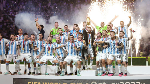 Un campion mondial cu Argentina revine în fotbal, după ce a stat doi ani ”pe bară” pentru dopaj!