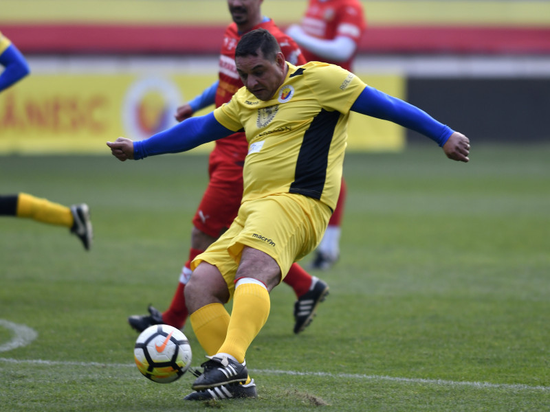 FOTBAL:NATIONALA ARTISTILOR-LEGENDELE FOTBALULUI ROMANESC, AMICAL (18.11.2018)