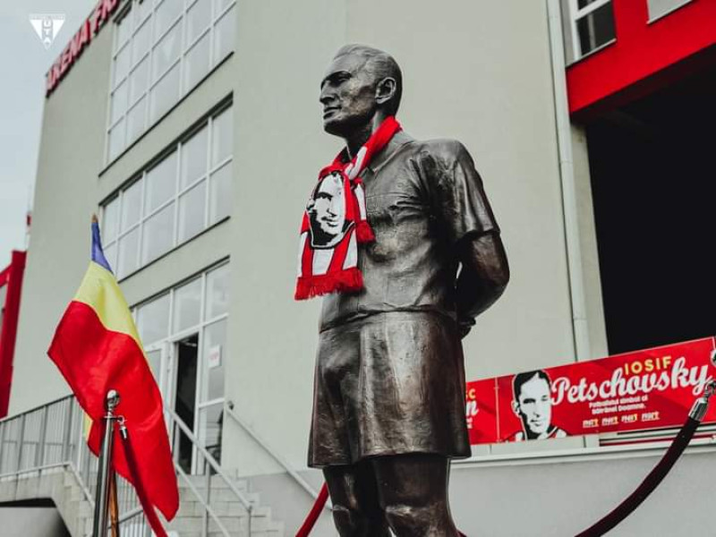 GALERIE FOTO UTA Arad la omagiat pe fostul fotbalist legendar Iosif