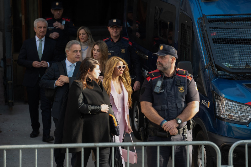 Shakira reaches deal with Spanish prosecutors on the first day of tax fraud trial