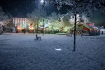 Wintereinbruch Wintereinbruch in München. Schneegestöber in Pasing. Weihnachtsmarkt bei den Pasinger Arcaden. München Pa