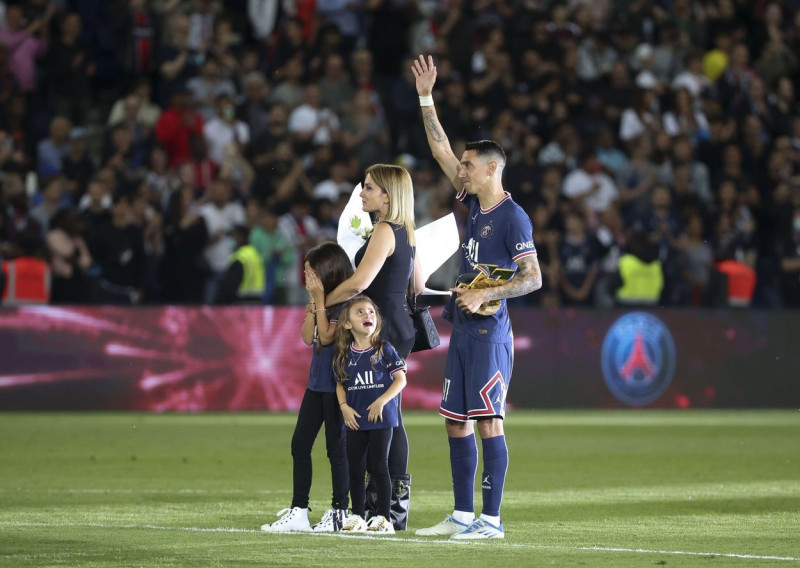 Angel Di Maria of PSG - with his wife Jorgelina Cardoso and daughters Mia Di Maria and Pia Di Maria - is honored after his last match with PSG following the French championship Ligue 1 football match between Paris Saint-Germain (PSG) and FC Metz on May 21