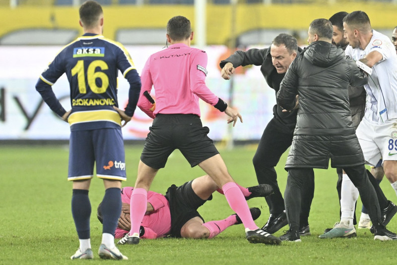 MKE Ankaragucu President Faruk Koca punches referee Halil Umut Meler