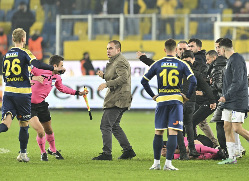 MKE Ankaragucu President Faruk Koca punches referee Halil Umut Meler