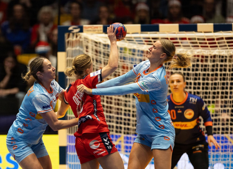 Trondheim, Norway, December 12th 2023: Stine Bredal Oftedal (10 Norway) battle for the ball during the IHF Womens World