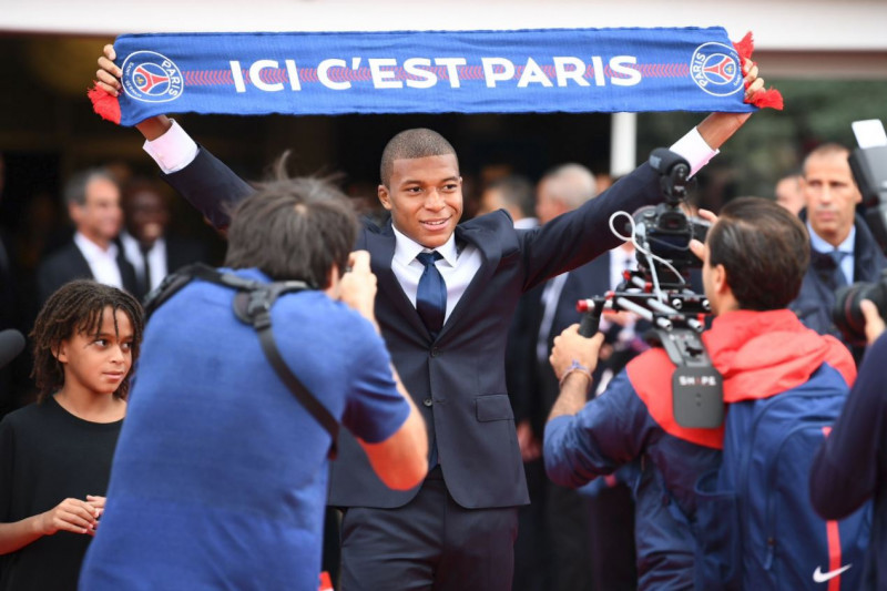 mbappe prezentare 3