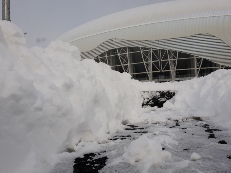 Stadionul din Craiova, înconjurat de zăpadă