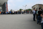 Sute de oameni stau la coadă pentru bilete la Craiova-Kristiansand (4)