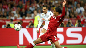 Ronaldo s-a întâlnit cu Salah şi Klopp pe culoarul de la vestiare! Cum a fost surprins! FOTO