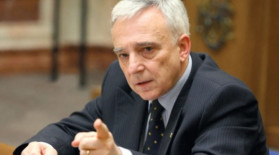 "Dumnezeu să-l ierte"!. Atac fără precedent la adresa lui Isărescu