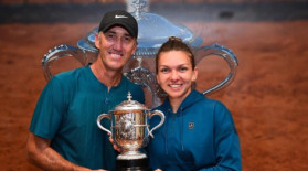 S-a aflat! Câţi bani a făcut Cahill, antrenorul Simonei Halep, în primele şase luni din 2018