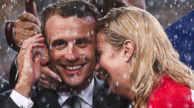 Cum a reacționat Brigitte Macron când a văzut desele îmbrățișări dintre soțul ei și președinta Croației