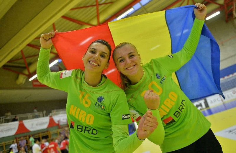Denisa Dedu și Iulia Dumanska, sau îngerii păzitori ai naționalei României de handbal feminin