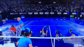 Trei ore de întârziere pentru meciul Simona Halep-Sofia Kenin. Probleme la Australian Open