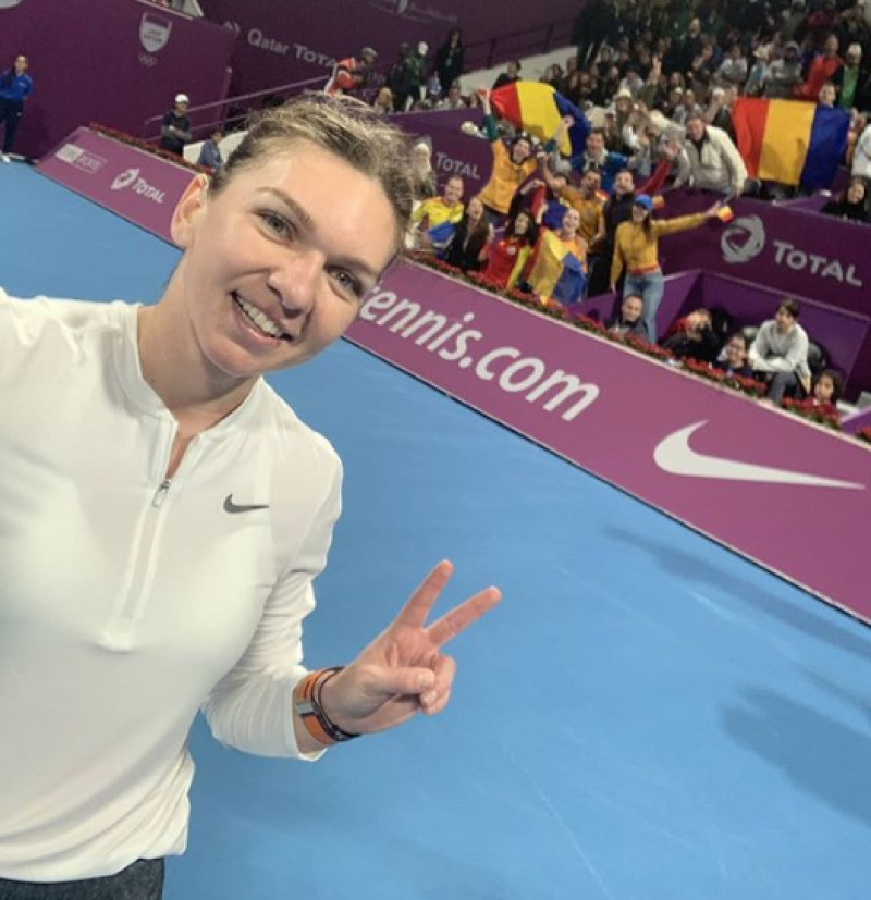 simona selfie