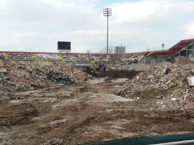 stadion Rapid se demoleaza