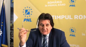 "A fost sabotaj". Primarul Timișoarei, cu un ochi vânăt și patru copci. Ce a păţit la fotbal