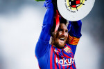 Messi cu trofeul