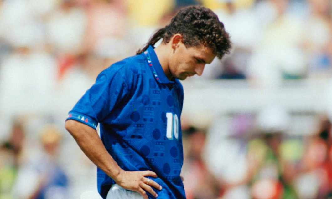 sportv on X: Dá um RT quem já bateu falta com o Roberto Baggio nesse jogo.  📸 Reprodução  / X