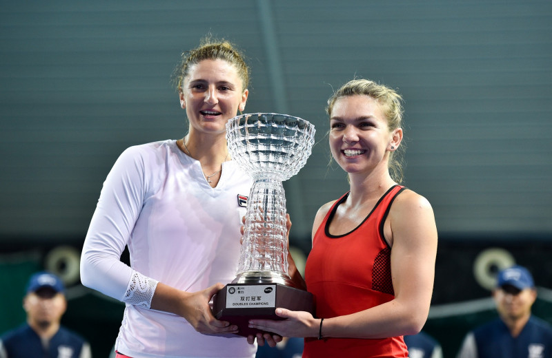 Simona Halep și Irina Begu au câștigat turneul de la Shenzhen în 2018 / Foto: Profimedia