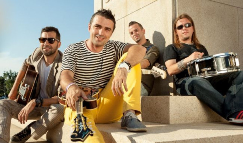 gafe-prin-sms-uri-si-mici-infidelitati-in-noul-clip-vunk-ldquo-asa-si-rdquo