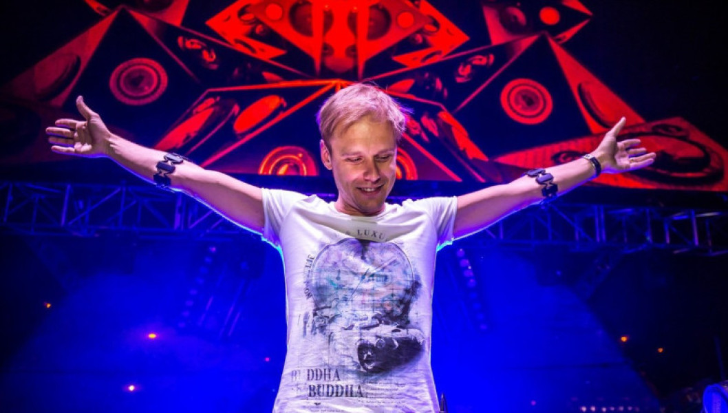 armin-van-buuren-olandezul-zburator