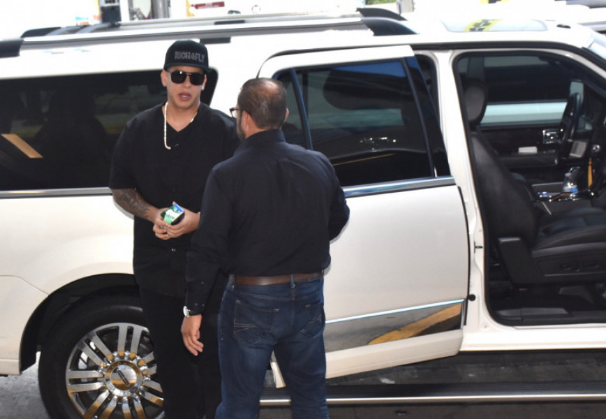 Daddy Yankee departing LMM airport in San Juan, PR