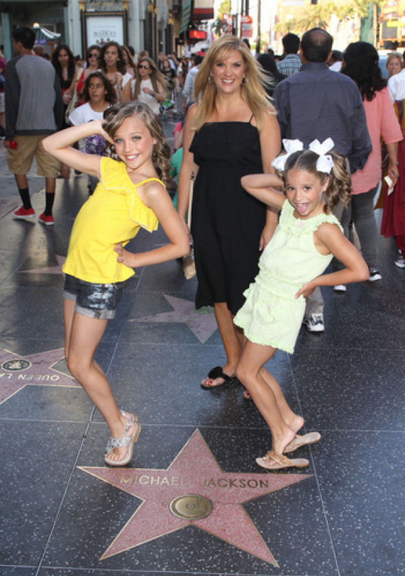 'Dance Moms' cast seen visiting Hollywood Boulevard