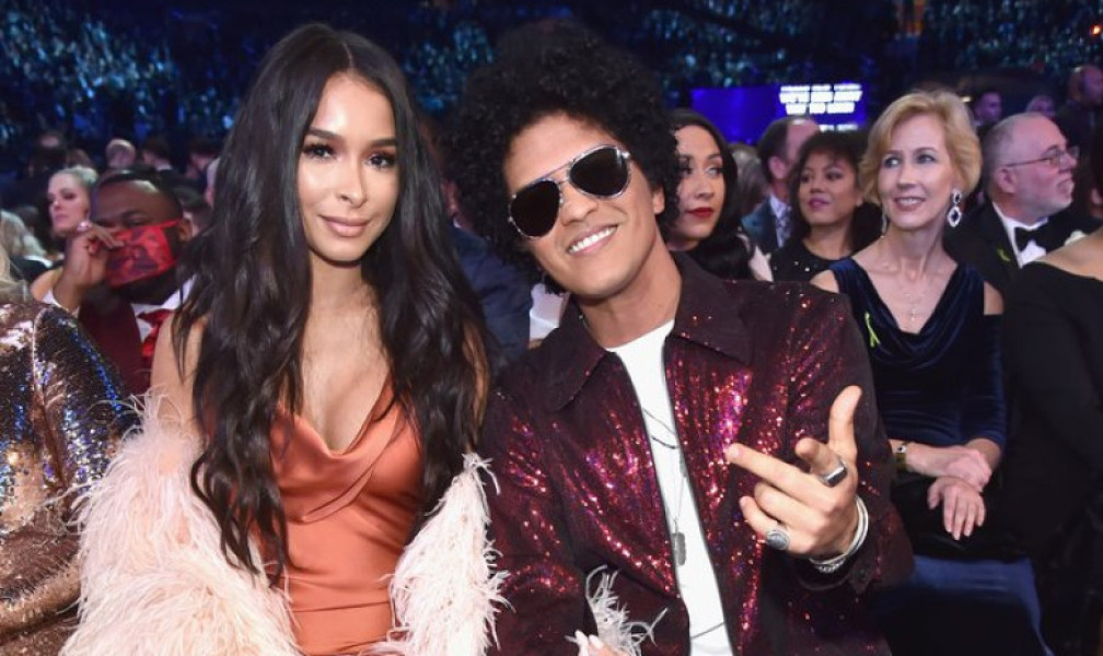 Bruno-Mars-Jessica-Caban-2018-Grammy-header