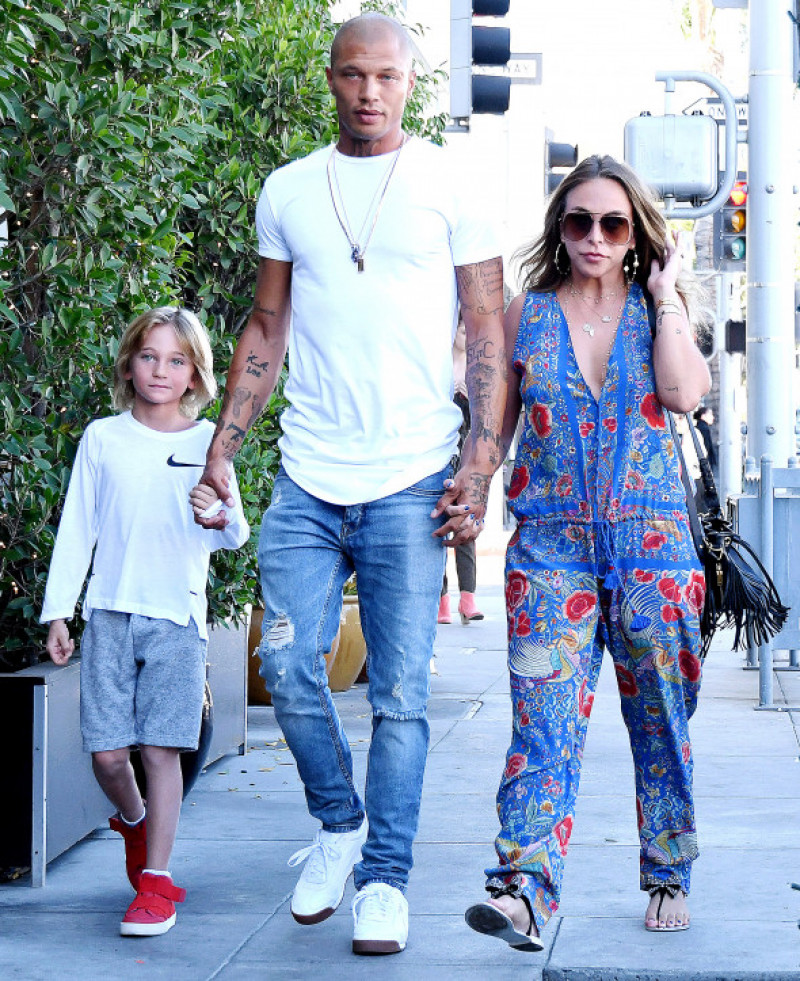 Jeremy Meeks and billionaire TOPSHOP heiress Chloe Green out for lunch and shopping in Beverly Hills