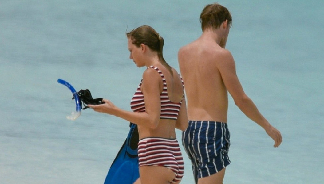 taylor-swift-joe-alwyn-snorkelling-header
