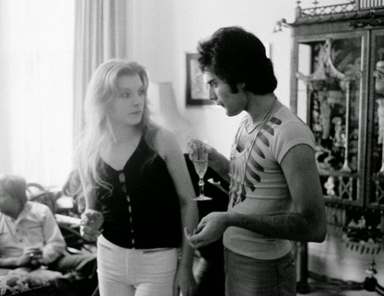 freddie-mercury-mary-austin