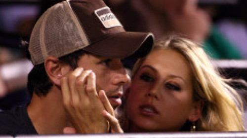 De ce Anna Kournikova trăiește departe de lumina reflectoarelor de la 21 de ani. Ea și Enrique Iglesias așteaptă al patrulea copil