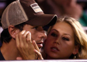 De ce Anna Kournikova trăiește departe de lumina reflectoarelor de la 21 de ani. Ea și Enrique Iglesias așteaptă al patrulea copil