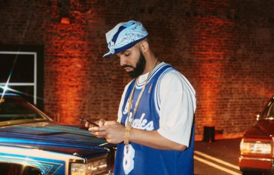 drake-texting-instagram