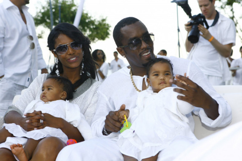 Sean "P Diddy" Combs Hosts Annual White Party in the Hamptons ??? Inside