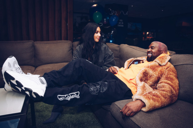 Kim Kardashian și  Kanye West la concertul lui Travis Scott din Los Angeles