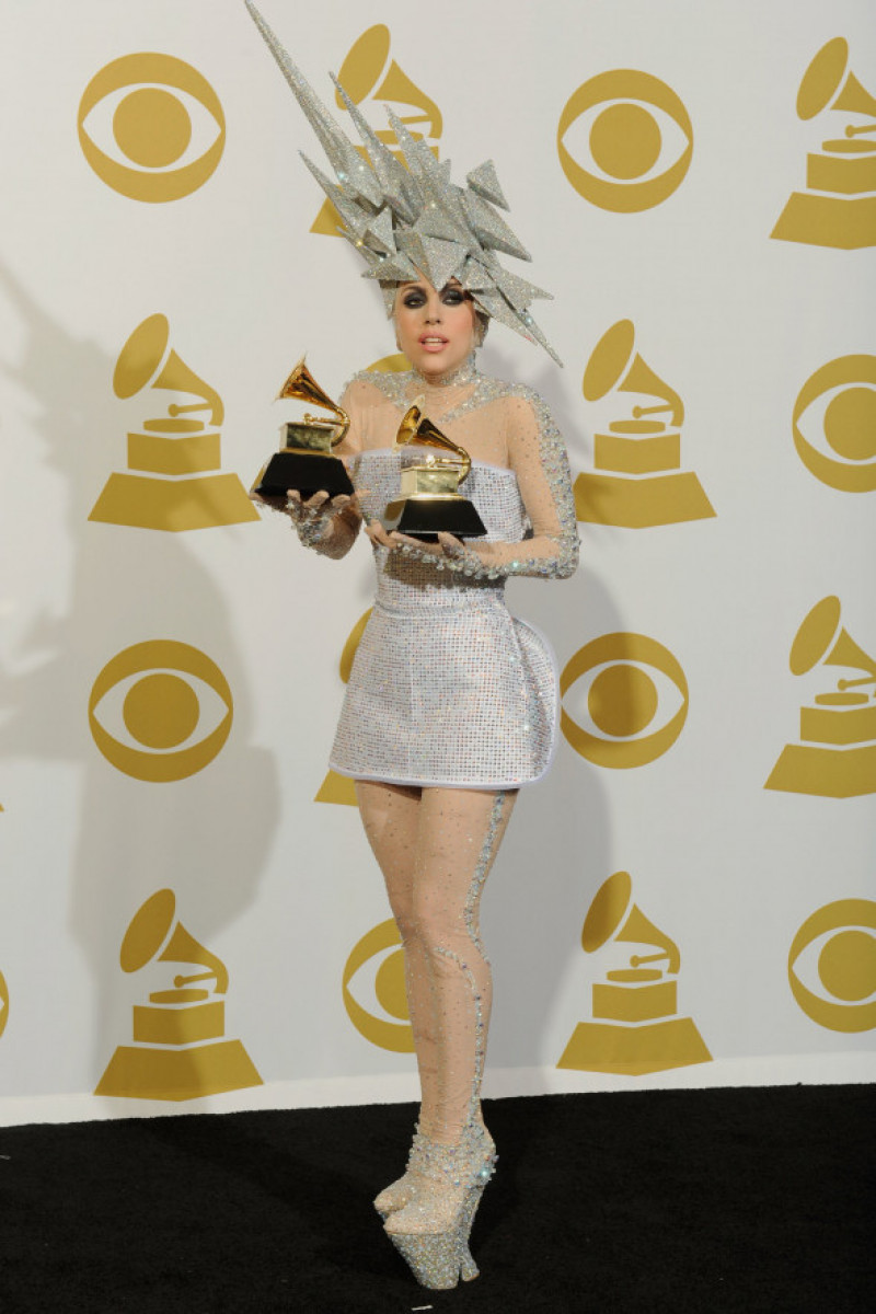 Lady Gaga la premiile Grammy din 2010