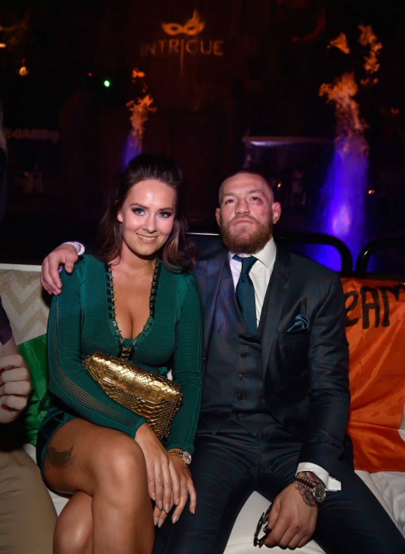 Conor McGregor alături de iubita lui Dee Devlin