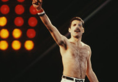Cauza morții lui Freddie Mercury. O boală a vremii, negată mult timp public, i-a curmat viața la numai 45 de ani